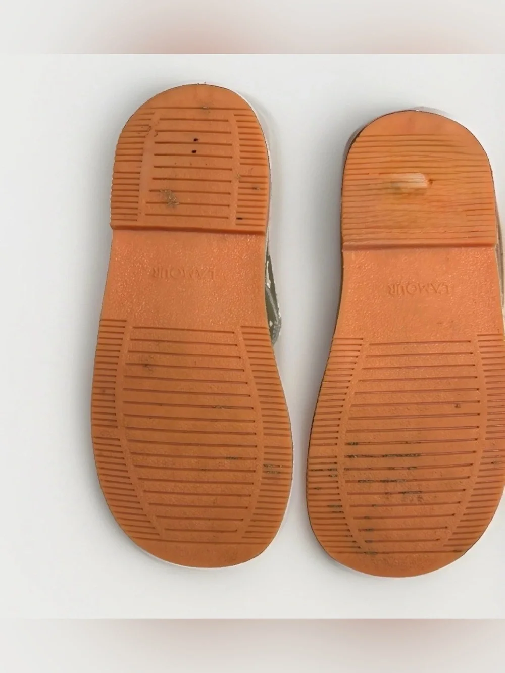 L’amour Marie gold Mary Jane. Little kid size 13.